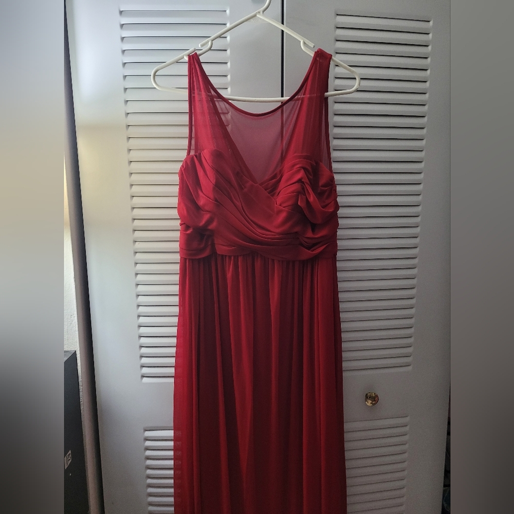 Red formal gown size 12 - Picture 5 of 7